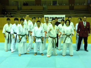 http://www.kyokushin-chibaminami.com/images/%E5%86%AC%E5%AD%A3%E5%AF%A9%E6%9F%BB%E4%BC%9A2.jpeg