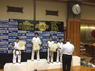 http://www.kyokushin-chibaminami.com/images/IMG_0091.JPG